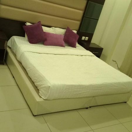 Aram Room 利雅德 外观 照片